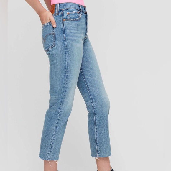 Levi's Women's Blue Jeans size 25 straight wedgie denim pants buttons - Picture 3 of 12